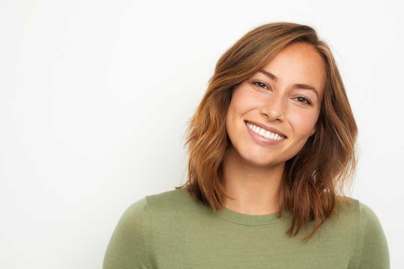 Prepárate para las Vacaciones con una Sonrisa WOW: Blanqueamiento + Carillas Estratificadas en 1 Solo Día